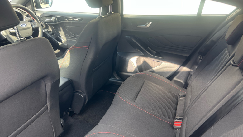 Ford Focus 1.0 EcoBoost Hybrid mHEV 155 ST-Line X Ed 5dr Auto Petrol Hatchback